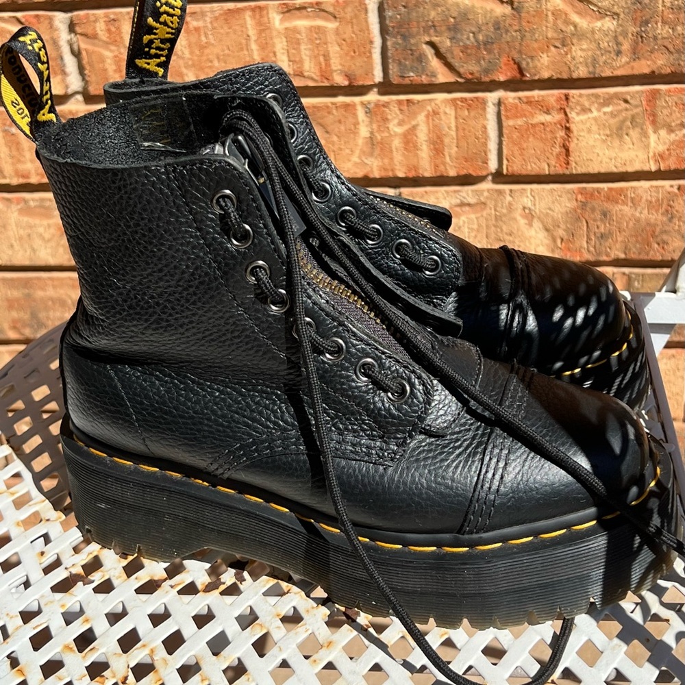 Dr. Martens Sinclair 8 Eye Platform Boots